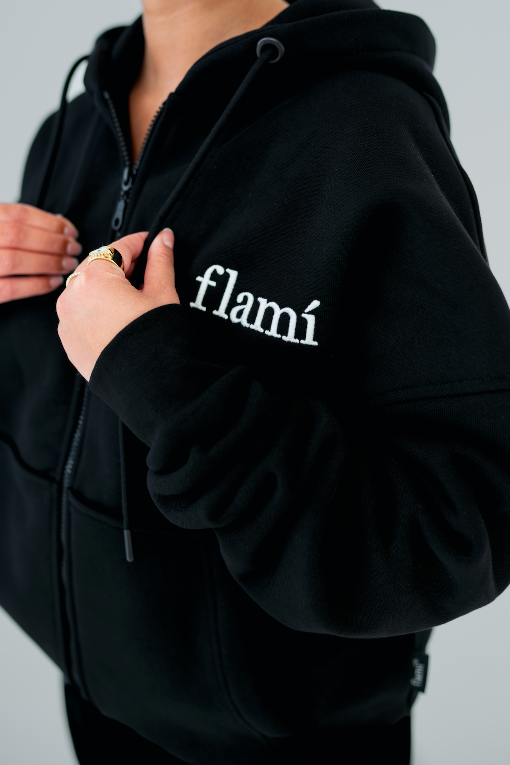 Oversized Hoodie Zipper - Black on Black